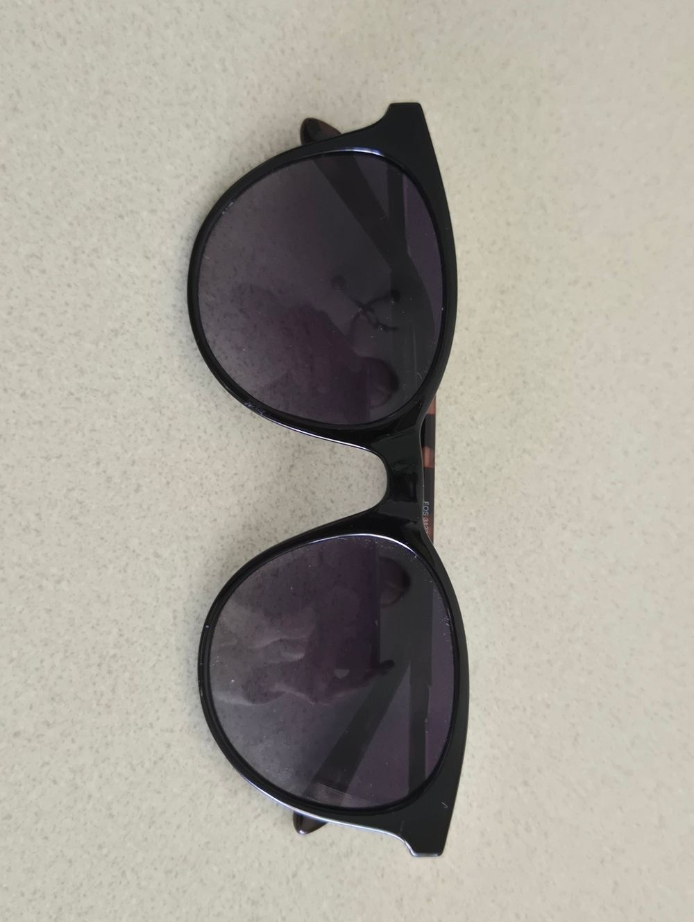 Fossils sunglasses gradient full coverage UVA womans Amber/Black/Gold trim